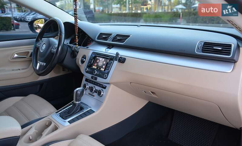 Купе Volkswagen CC / Passat CC 2014 в Киеве