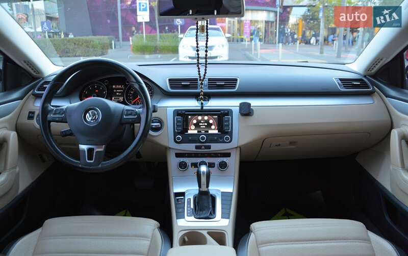 Купе Volkswagen CC / Passat CC 2014 в Киеве