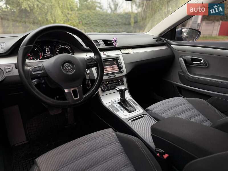 Купе Volkswagen CC / Passat CC 2010 в Василькові