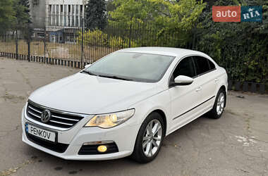 Купе Volkswagen CC / Passat CC 2011 в 