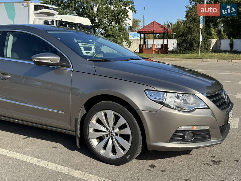 Купе Volkswagen CC / Passat CC 2011 в Киеве