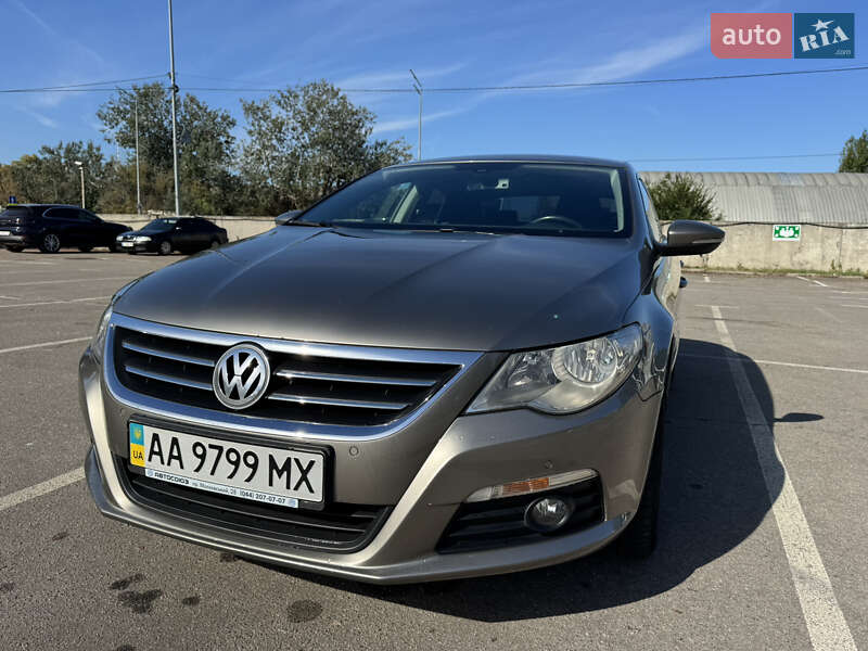 Купе Volkswagen CC / Passat CC 2011 в Киеве