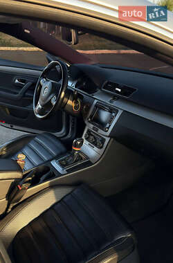 Купе Volkswagen CC / Passat CC 2011 в 