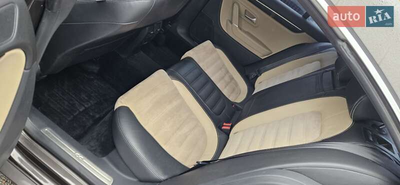 Купе Volkswagen CC / Passat CC 2012 в Києві