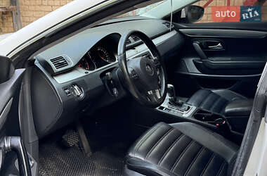 Купе Volkswagen CC / Passat CC 2011 в 