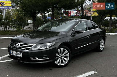 Купе Volkswagen CC / Passat CC 2013 в 