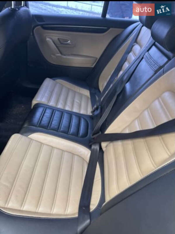 Купе Volkswagen CC / Passat CC 2012 в Киеве