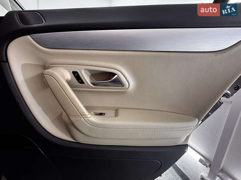 Купе Volkswagen CC / Passat CC 2013 в Виннице
