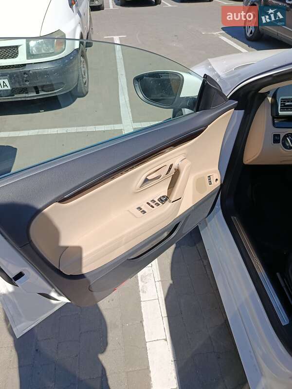 Купе Volkswagen CC / Passat CC 2014 в Николаеве