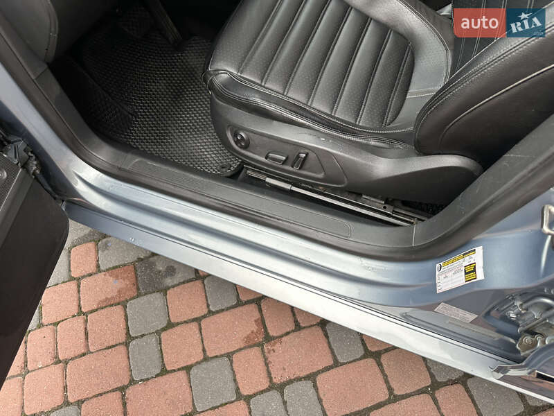 Купе Volkswagen CC / Passat CC 2010 в Івано-Франківську