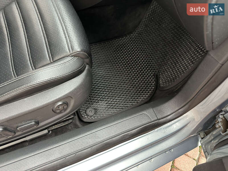 Купе Volkswagen CC / Passat CC 2010 в Івано-Франківську