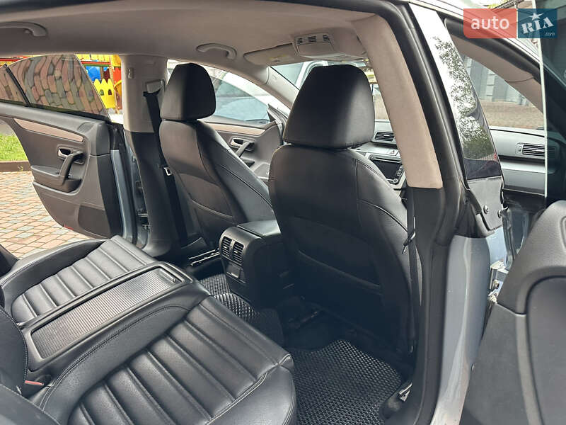 Купе Volkswagen CC / Passat CC 2010 в Івано-Франківську