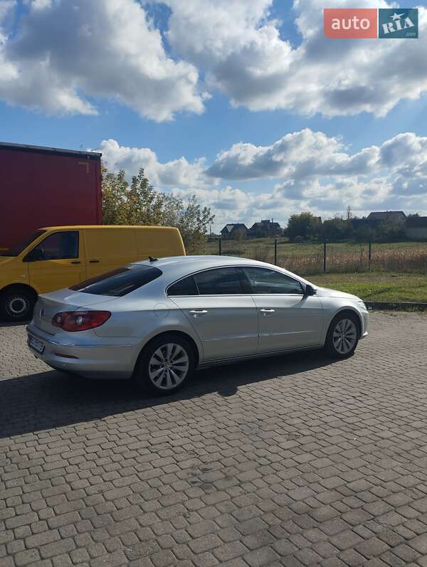 Купе Volkswagen CC / Passat CC 2010 в Яворові