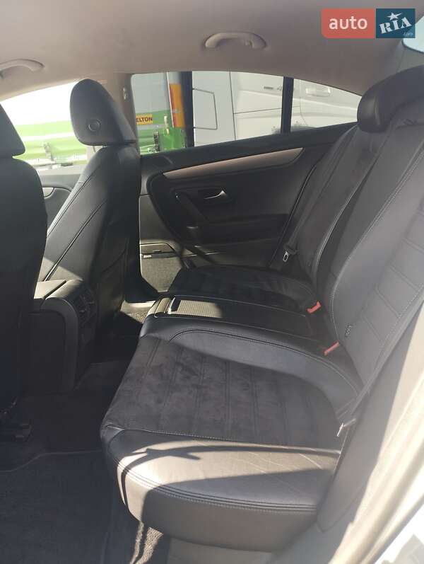 Купе Volkswagen CC / Passat CC 2010 в Яворові