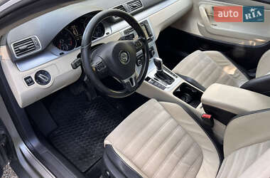 Купе Volkswagen CC / Passat CC 2011 в 