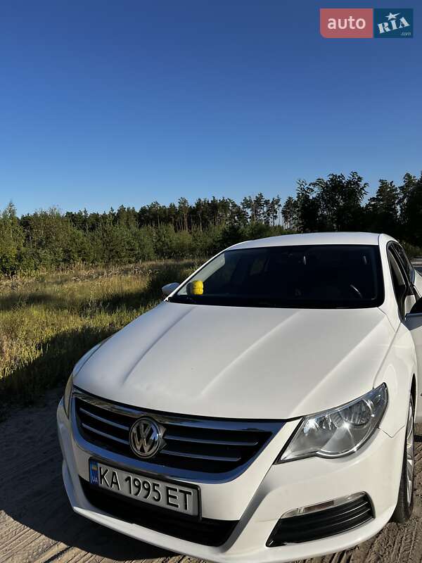 Купе Volkswagen CC / Passat CC 2011 в 