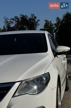 Купе Volkswagen CC / Passat CC 2011 в 