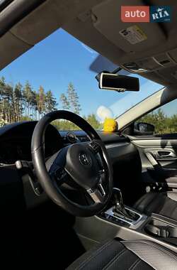 Купе Volkswagen CC / Passat CC 2011 в 