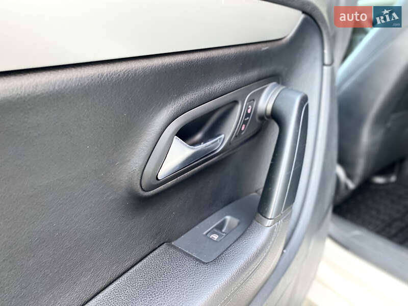 Купе Volkswagen CC / Passat CC 2010 в Виннице