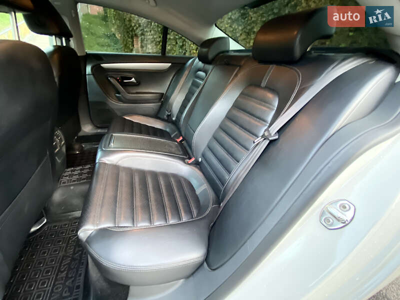 Купе Volkswagen CC / Passat CC 2010 в Виннице