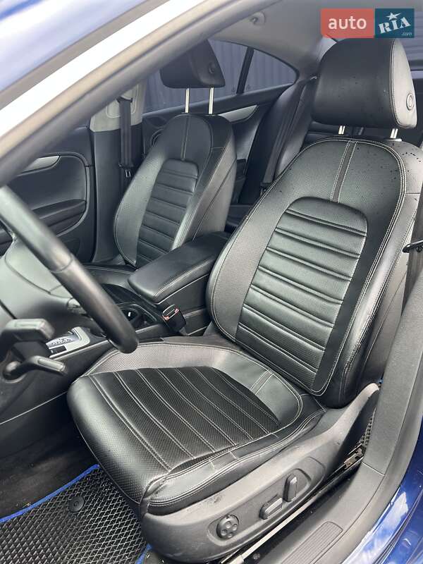 Купе Volkswagen CC / Passat CC 2010 в Кропивницькому