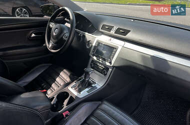 Купе Volkswagen CC / Passat CC 2009 в 