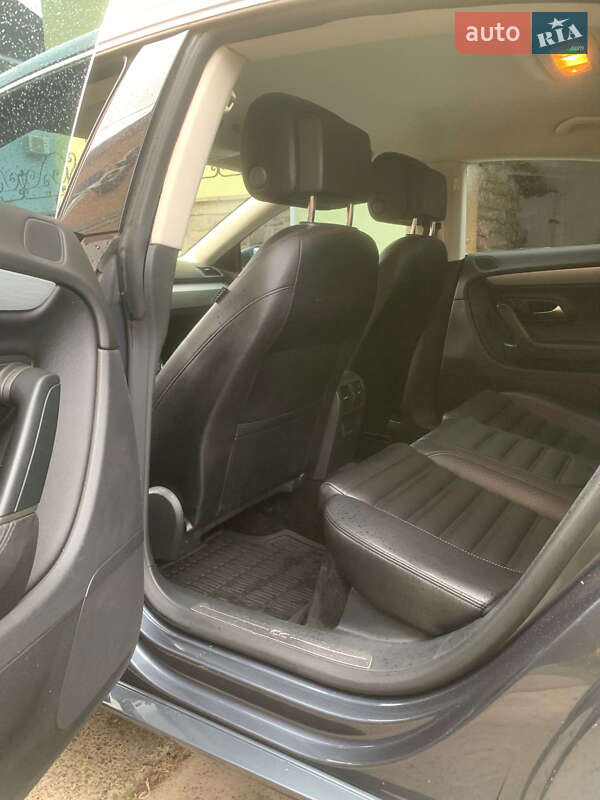 Купе Volkswagen CC / Passat CC 2012 в Києві