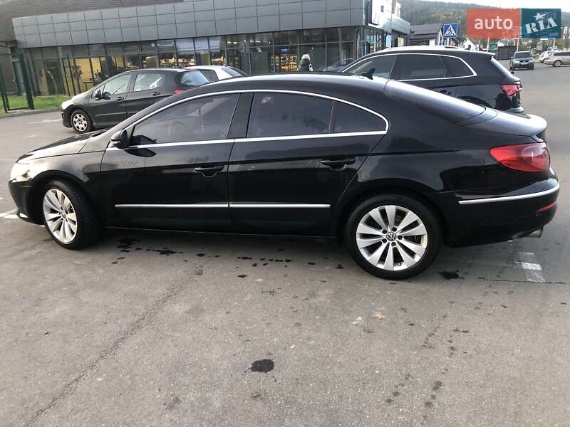 Купе Volkswagen CC / Passat CC 2011 в Яремче