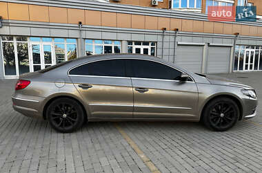 Купе Volkswagen CC / Passat CC 2009 в 