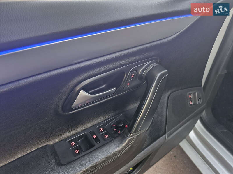 Купе Volkswagen CC / Passat CC 2011 в Киеве