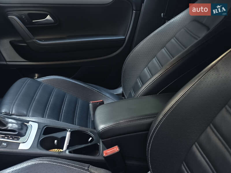 Купе Volkswagen CC / Passat CC 2014 в Киеве