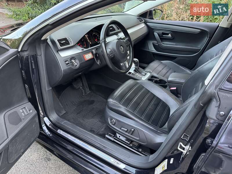 Купе Volkswagen CC / Passat CC 2013 в Києві