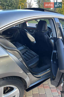 Купе Volkswagen CC / Passat CC 2011 в 
