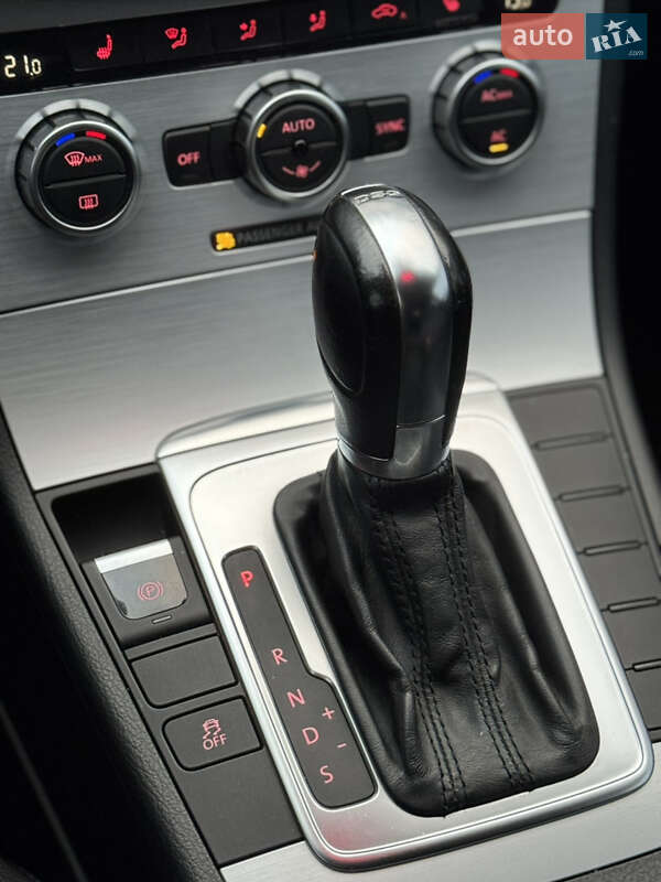 Купе Volkswagen CC / Passat CC 2012 в Сарнах