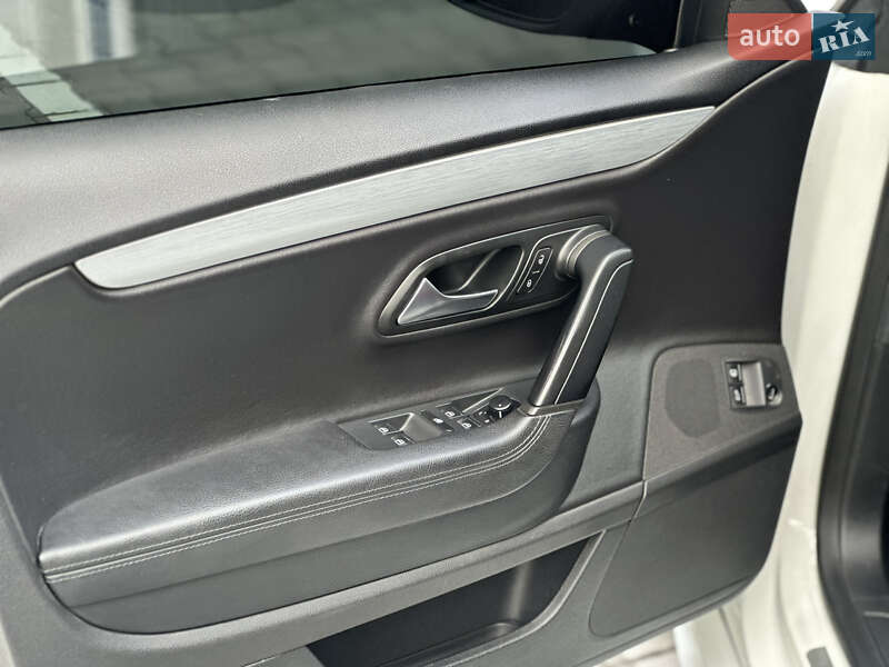 Купе Volkswagen CC / Passat CC 2015 в Могилів-Подільському