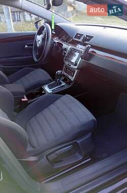 Купе Volkswagen CC / Passat CC 2011 в 