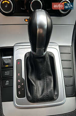 Купе Volkswagen CC / Passat CC 2011 в 