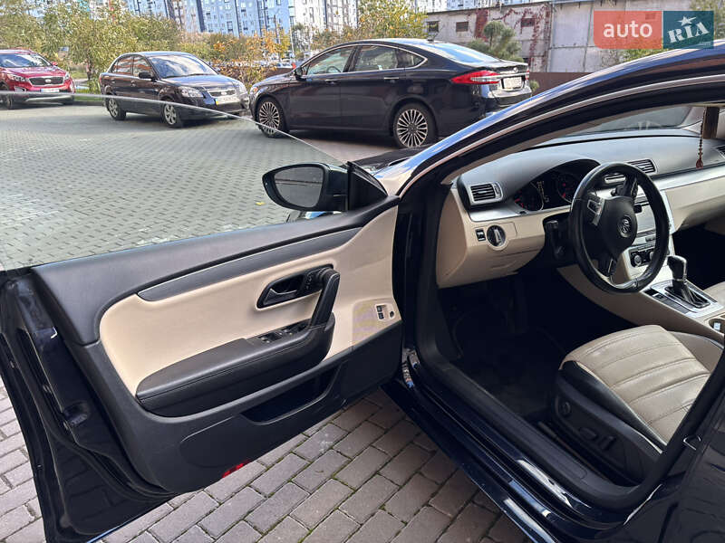 Купе Volkswagen CC / Passat CC 2011 в Львове