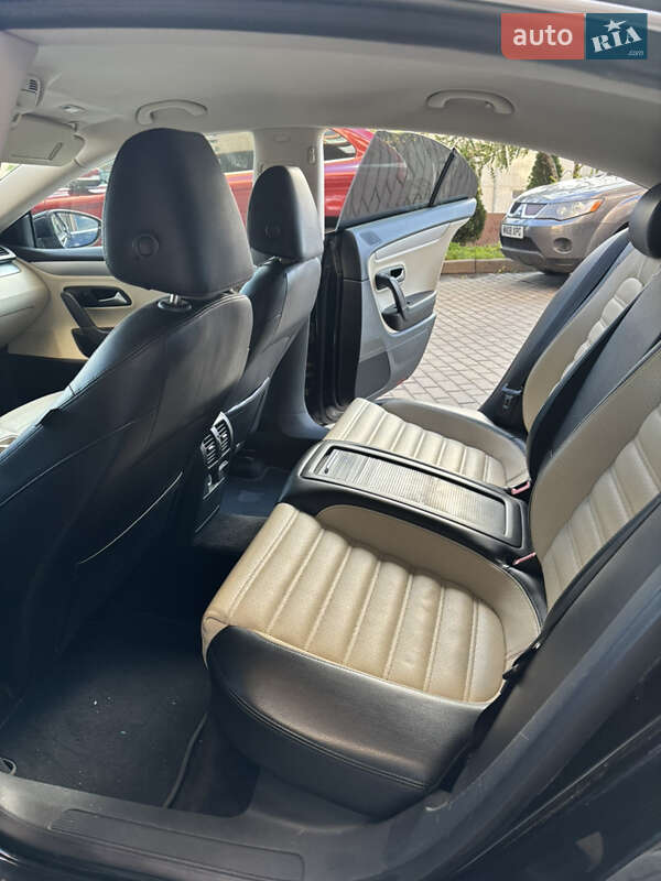 Купе Volkswagen CC / Passat CC 2011 в Львове