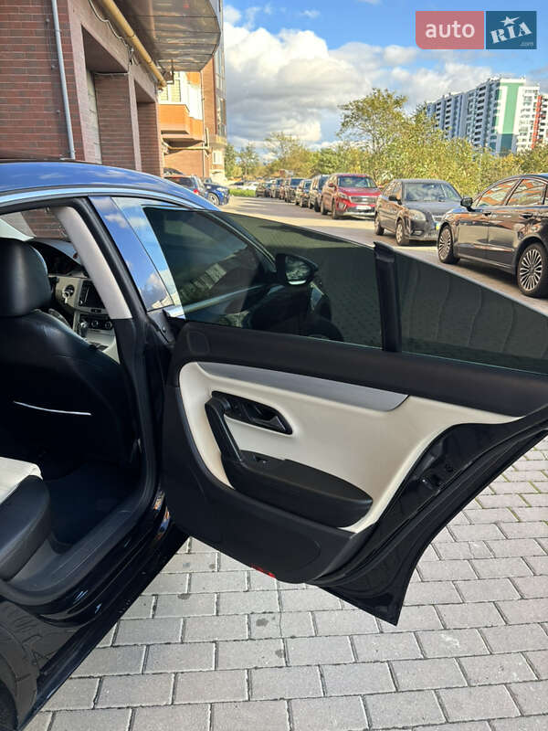 Купе Volkswagen CC / Passat CC 2011 в Львове