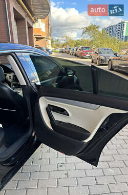 Купе Volkswagen CC / Passat CC 2011 в 