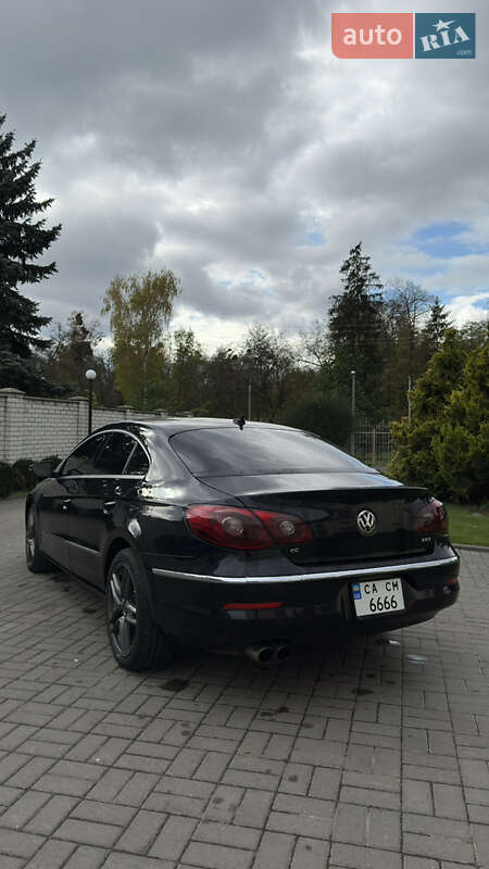 Купе Volkswagen CC / Passat CC 2011 в Смілі