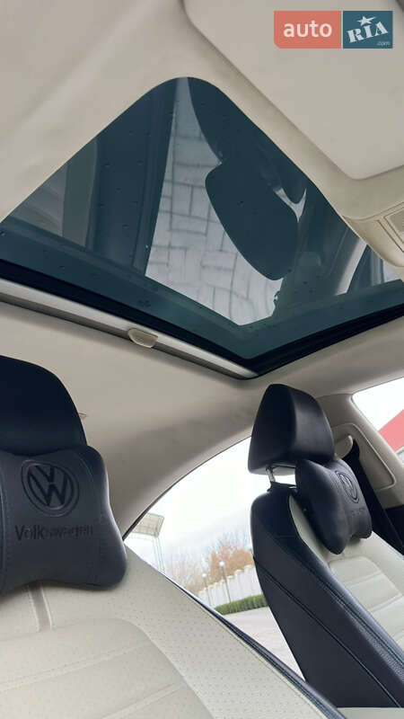 Купе Volkswagen CC / Passat CC 2011 в Смілі