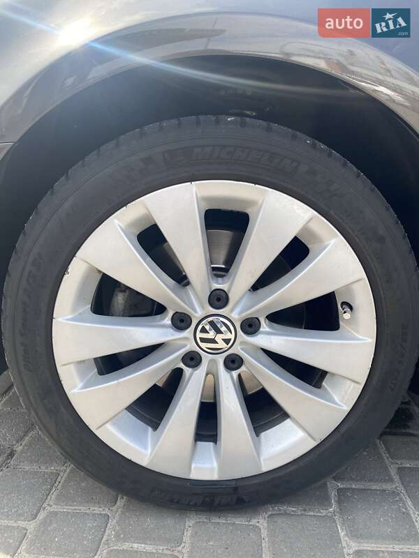 Купе Volkswagen CC / Passat CC 2013 в Киеве