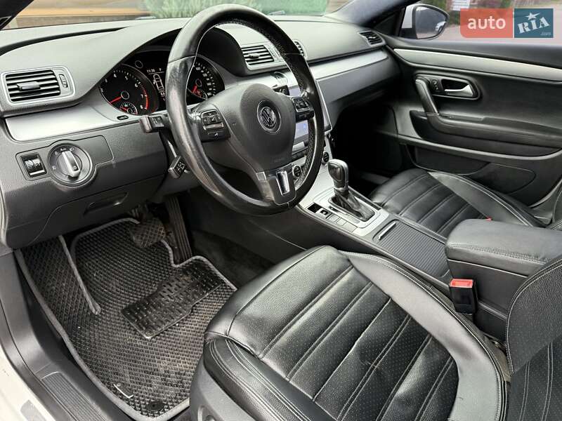 Купе Volkswagen CC / Passat CC 2013 в Киеве