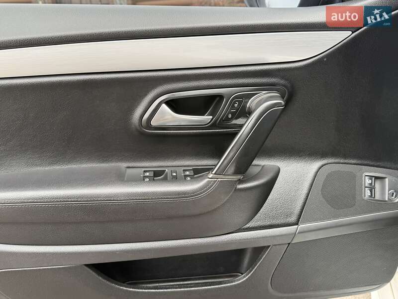 Купе Volkswagen CC / Passat CC 2013 в Киеве