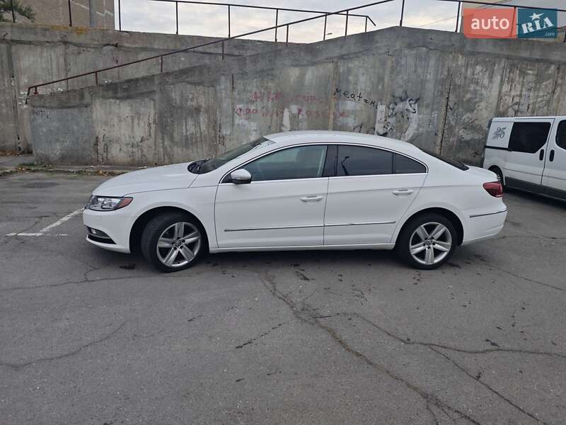 Купе Volkswagen CC / Passat CC 2013 в Киеве