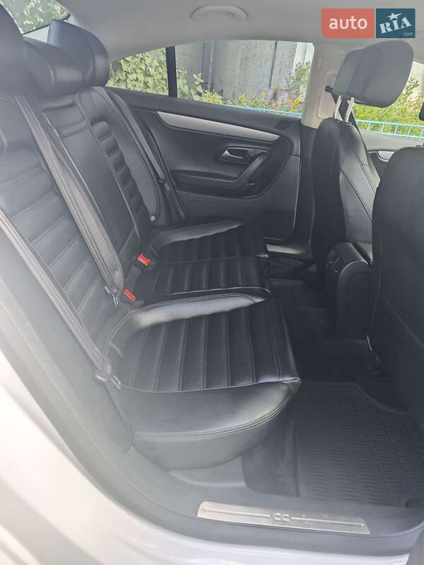Купе Volkswagen CC / Passat CC 2013 в Киеве
