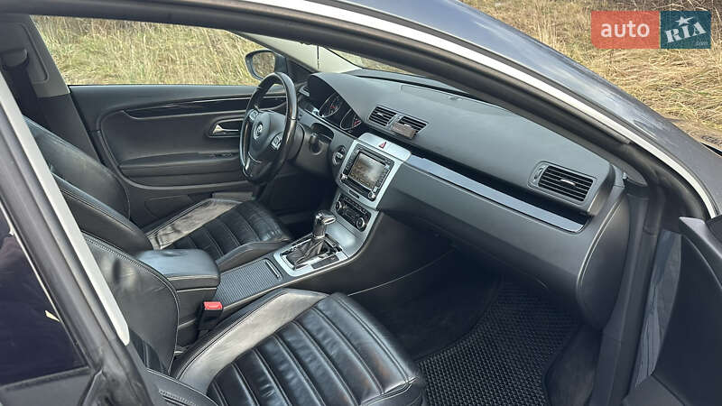Купе Volkswagen CC / Passat CC 2010 в Львове