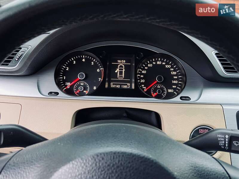 Купе Volkswagen CC / Passat CC 2012 в Миколаєві